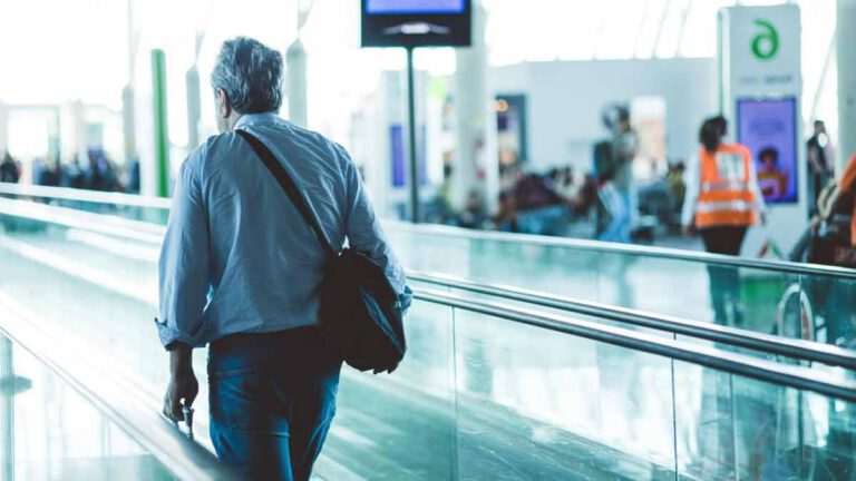 Bagage à main  bientôt la fin de la règle des 100 ml de liquide pour voyager en avion 